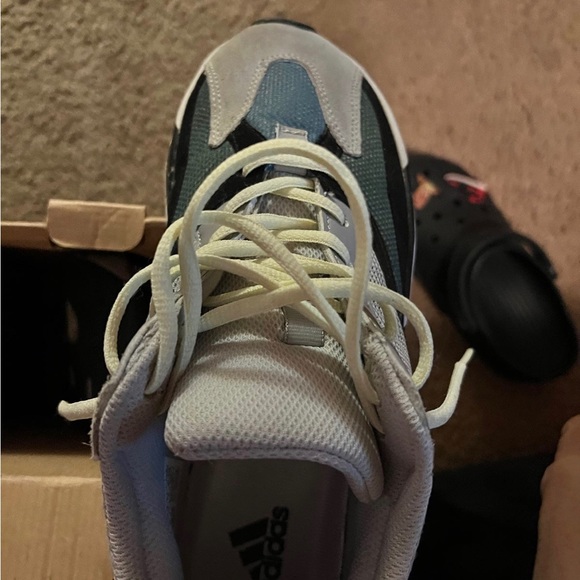 Adidas 700 Wave Runner - Picture 3 of 8